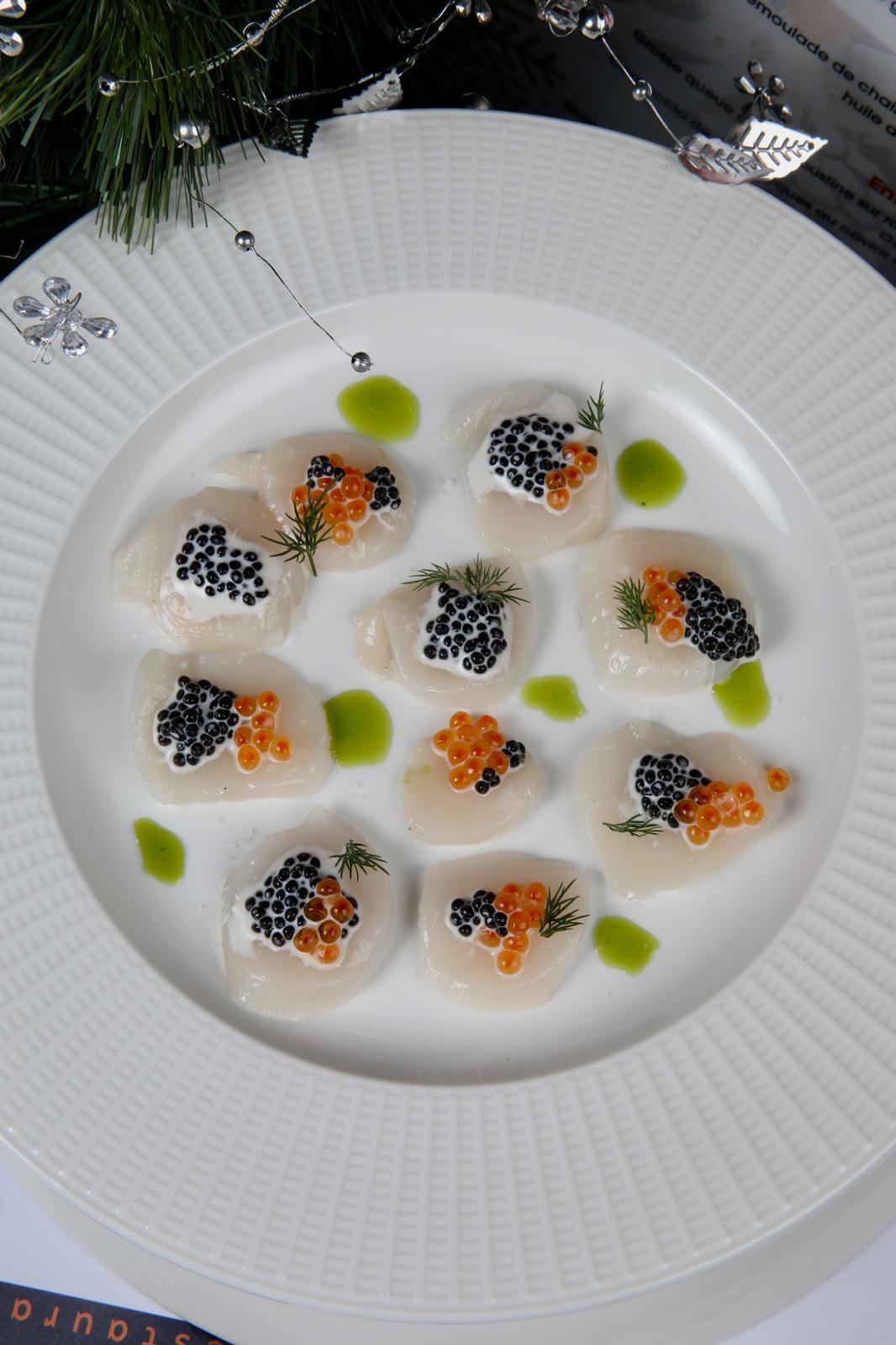 Carpaccio de Saint-Jacques, caviar Prunier et œufs de saumon
